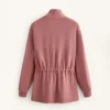 Chaqueta larga con cintura ajustable y textura a rayas Chaqueta larga con cintura ajustable y textura a rayas
