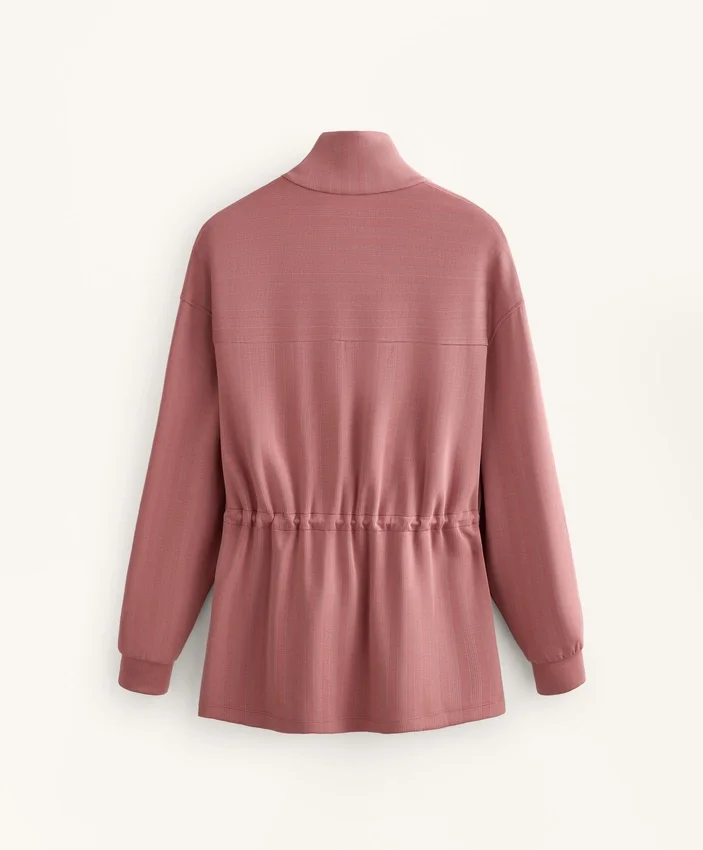 Chaqueta larga con cintura ajustable y textura a rayas Chaqueta larga con cintura ajustable y textura a rayas