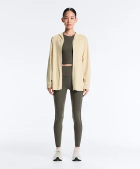 Chaqueta larga de punto con capucha