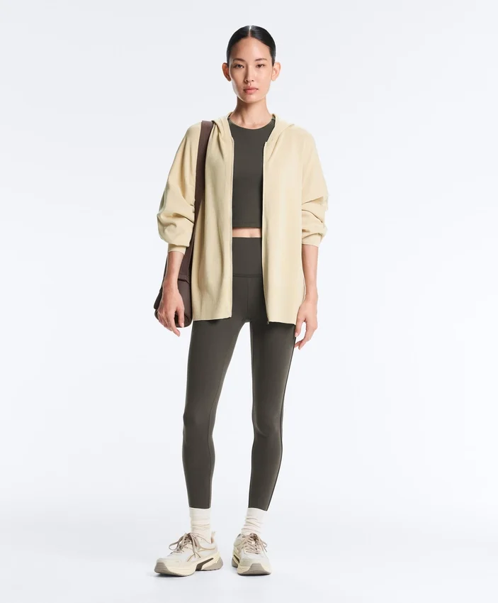 Chaqueta larga de punto con capucha Chaqueta larga de punto con capucha