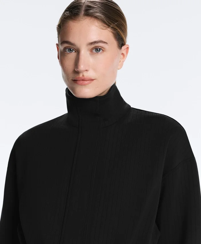 Chaqueta larga tipo utilitaria con modal Soft Touch Chaqueta larga tipo utilitaria con modal Soft Touch