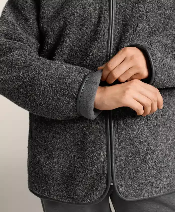 Chaqueta oversize de imitación de piel de oveja con capucha forrada de piel sintética Chaqueta oversize de imitación de piel de oveja con capucha forrada de piel sintética