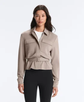 Chaqueta recta con cinturón y modal Soft Touch