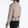 Chaqueta recta con cinturón y modal Soft Touch