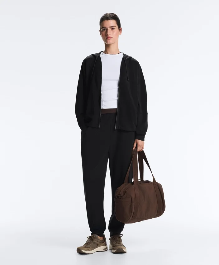 Chaqueta Soft Touch con capucha de tacto suave y modal Chaqueta Soft Touch con capucha de tacto suave y modal