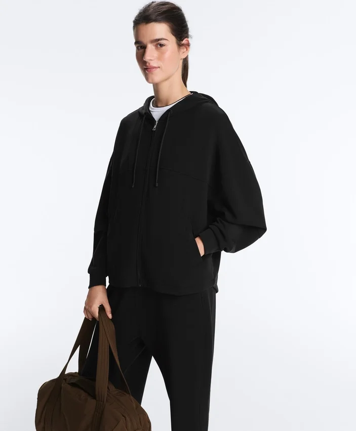 Chaqueta Soft Touch con capucha de tacto suave y modal Chaqueta Soft Touch con capucha de tacto suave y modal