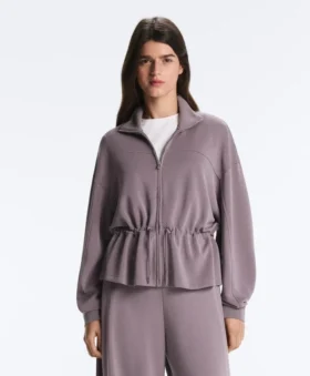 Chaqueta Soft Touch de modal suave al tacto con cintura ajustable y cuello alto