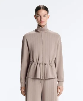 Chaqueta Soft Touch de modal suave al tacto con cintura ajustable y cuello alto