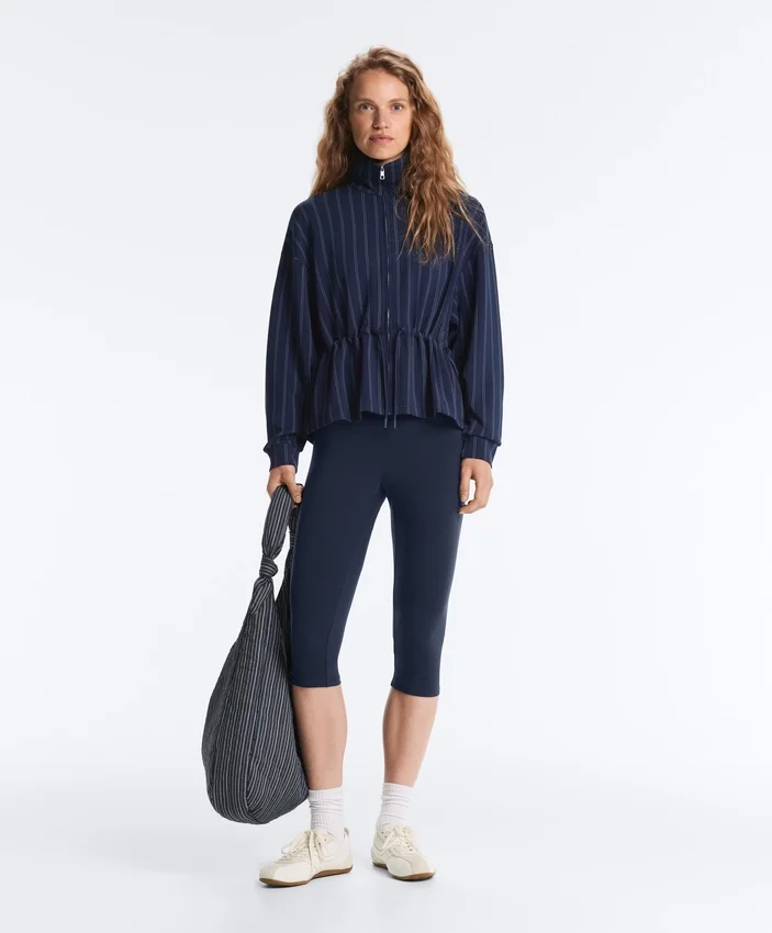 Chaqueta Soft Touch de modal suave al tacto con cintura ajustable y cuello alto Chaqueta Soft Touch de modal suave al tacto con cintura ajustable y cuello alto