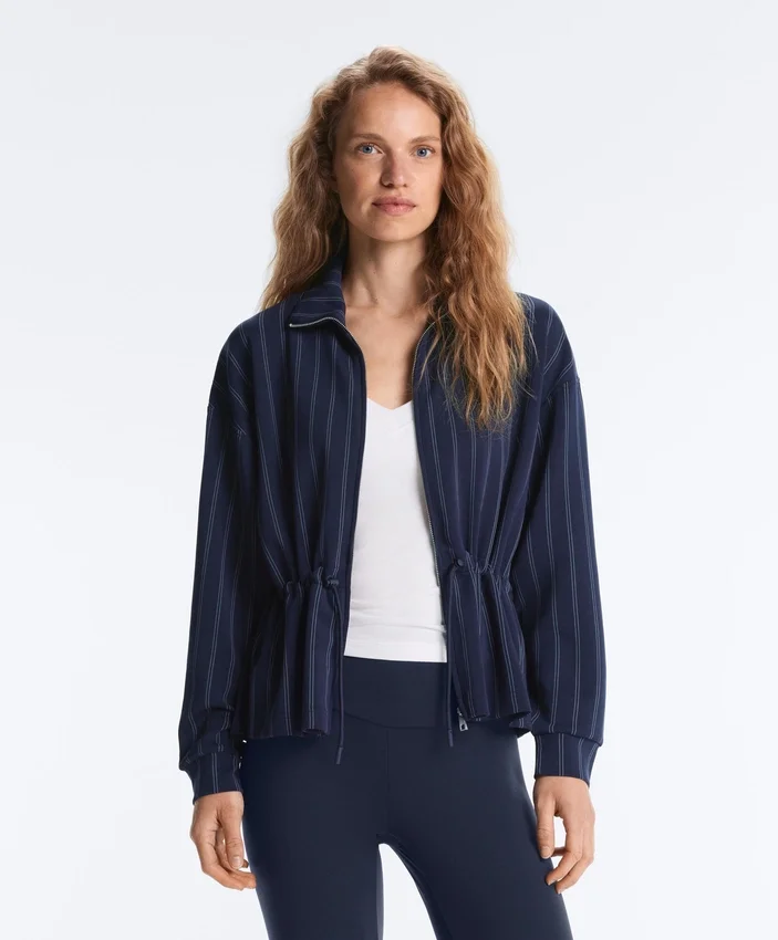Chaqueta Soft Touch de modal suave al tacto con cintura ajustable y cuello alto Chaqueta Soft Touch de modal suave al tacto con cintura ajustable y cuello alto
