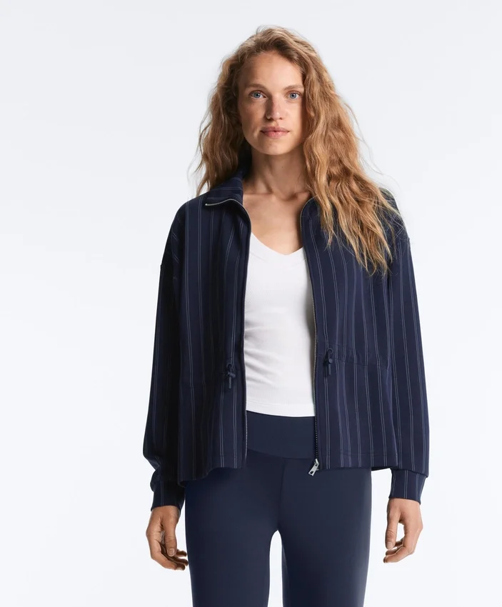 Chaqueta Soft Touch de modal suave al tacto con cintura ajustable y cuello alto Chaqueta Soft Touch de modal suave al tacto con cintura ajustable y cuello alto