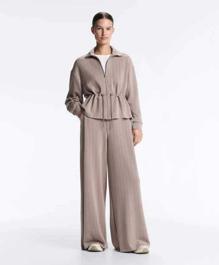 Chaqueta Soft Touch de modal suave al tacto con cintura ajustable y cuello alto Chaqueta Soft Touch de modal suave al tacto con cintura ajustable y cuello alto