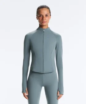 Chaqueta técnica ligera y cálida