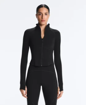 Chaqueta técnica ligera y cálida con costuras
