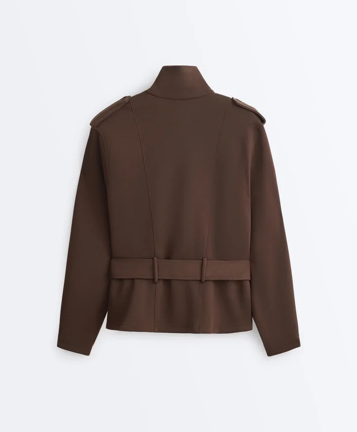 Chaqueta utilitaria corta de piqué con cinturón Chaqueta utilitaria corta de piqué con cinturón