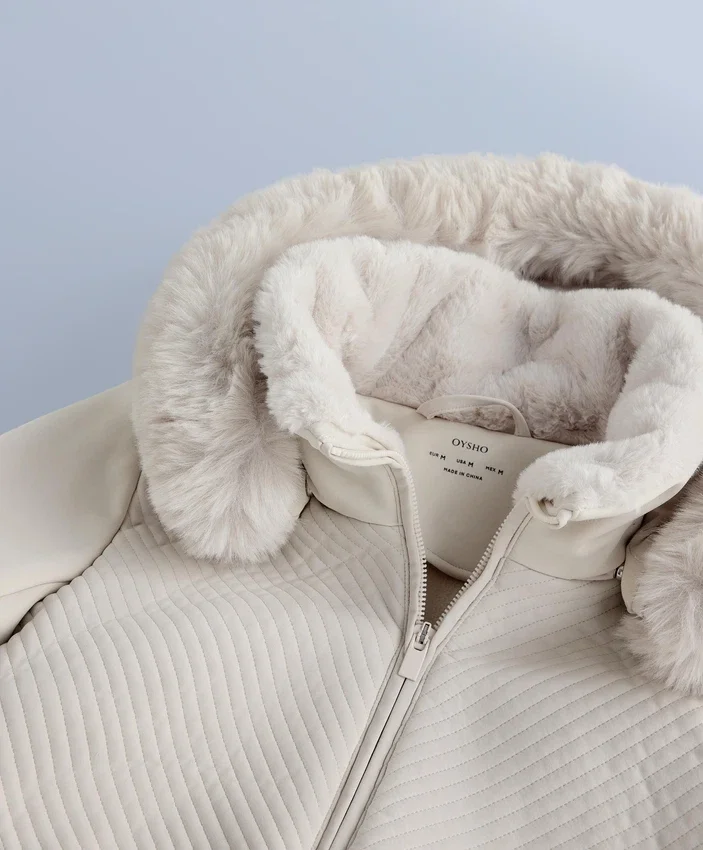 Chaqueta de esquí Primaloft® ajustada y resistente al agua con bloques de color Chaqueta de esquí Primaloft® ajustada y resistente al agua con bloques de color