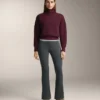 Pantalones acampanados de canalé extra cálidos sin costuras y de talle superalto Pantalones acampanados de canalé extra cálidos sin costuras y de talle superalto