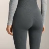 Pantalones acampanados de canalé extra cálidos sin costuras y de talle superalto Pantalones acampanados de canalé extra cálidos sin costuras y de talle superalto