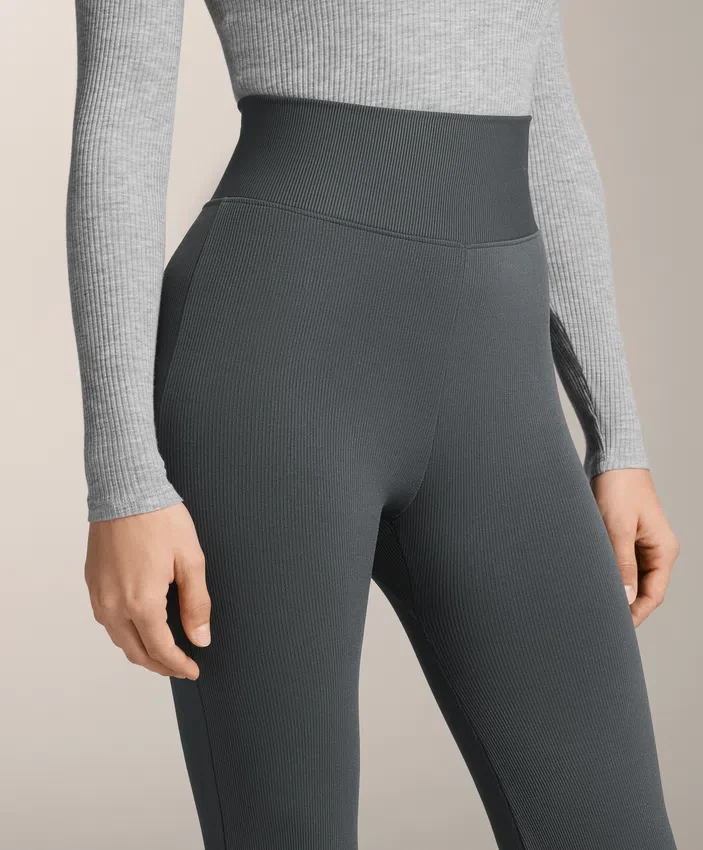Pantalones acampanados de canalé extra cálidos sin costuras y de talle superalto Pantalones acampanados de canalé extra cálidos sin costuras y de talle superalto