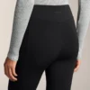 Pantalones acampanados de talle alto con bolsillos Pantalones acampanados de talle alto con bolsillos