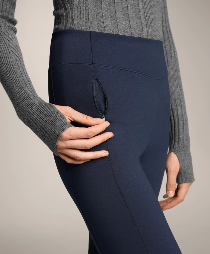 Pantalones acampanados de talle alto con bolsillos Pantalones acampanados de talle alto con bolsillos