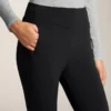 Pantalones acampanados de talle alto con bolsillos Pantalones acampanados de talle alto con bolsillos