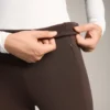 Pantalones acampanados de talle alto con bolsillos Pantalones acampanados de talle alto con bolsillos