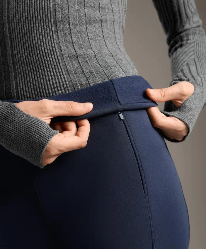 Pantalones acampanados de talle alto con bolsillos Pantalones acampanados de talle alto con bolsillos
