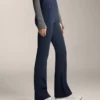 Pantalones acampanados de talle alto con bolsillos Pantalones acampanados de talle alto con bolsillos