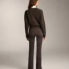 Pantalones acampanados de talle alto con bolsillos Pantalones acampanados de talle alto con bolsillos