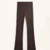 Pantalones acampanados de talle alto con bolsillos Pantalones acampanados de talle alto con bolsillos
