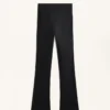 Pantalones acampanados de talle alto con bolsillos Pantalones acampanados de talle alto con bolsillos