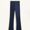 Pantalones acampanados de talle alto con bolsillos Pantalones acampanados de talle alto con bolsillos