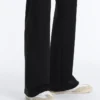 Pantalones acampanados de talle alto con efecto neopreno Pantalones acampanados de talle alto con efecto neopreno