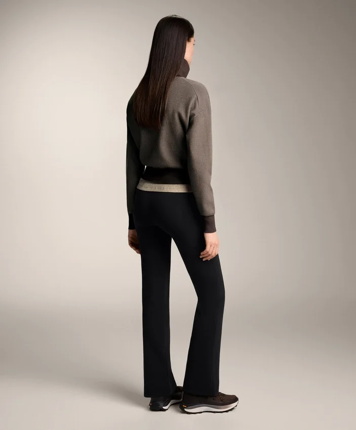 Pantalones acampanados extra cálidos sin costuras y de talle superalto Pantalones acampanados extra cálidos sin costuras y de talle superalto