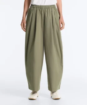 Pantalones ajustados con pliegues 100 % algodón