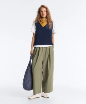 Pantalones ajustados con pliegues 100 % algodón