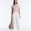 Pantalones ajustados con pliegues 100 % algodón Pantalones ajustados con pliegues 100 % algodón