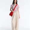 Pantalones ajustados con pliegues 100 % algodón Pantalones ajustados con pliegues 100 % algodón