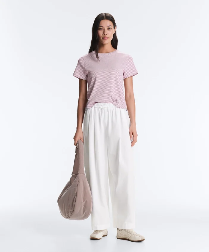 Pantalones ajustados con pliegues 100 % algodón Pantalones ajustados con pliegues 100 % algodón