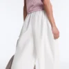 Pantalones ajustados con pliegues 100 % algodón Pantalones ajustados con pliegues 100 % algodón
