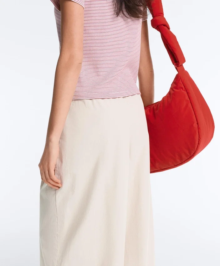 Pantalones ajustados con pliegues 100 % algodón Pantalones ajustados con pliegues 100 % algodón