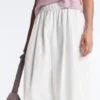 Pantalones ajustados con pliegues 100 % algodón Pantalones ajustados con pliegues 100 % algodón