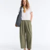 Pantalones ajustados con pliegues 100 % algodón Pantalones ajustados con pliegues 100 % algodón