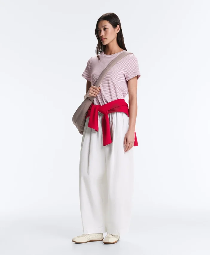 Pantalones ajustados con pliegues 100 % algodón Pantalones ajustados con pliegues 100 % algodón
