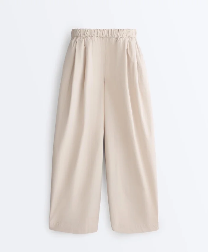 Pantalones ajustados con pliegues 100 % algodón Pantalones ajustados con pliegues 100 % algodón