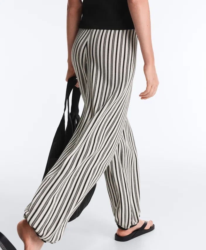 Pantalones bombachos de punto a rayas Pantalones bombachos de punto a rayas