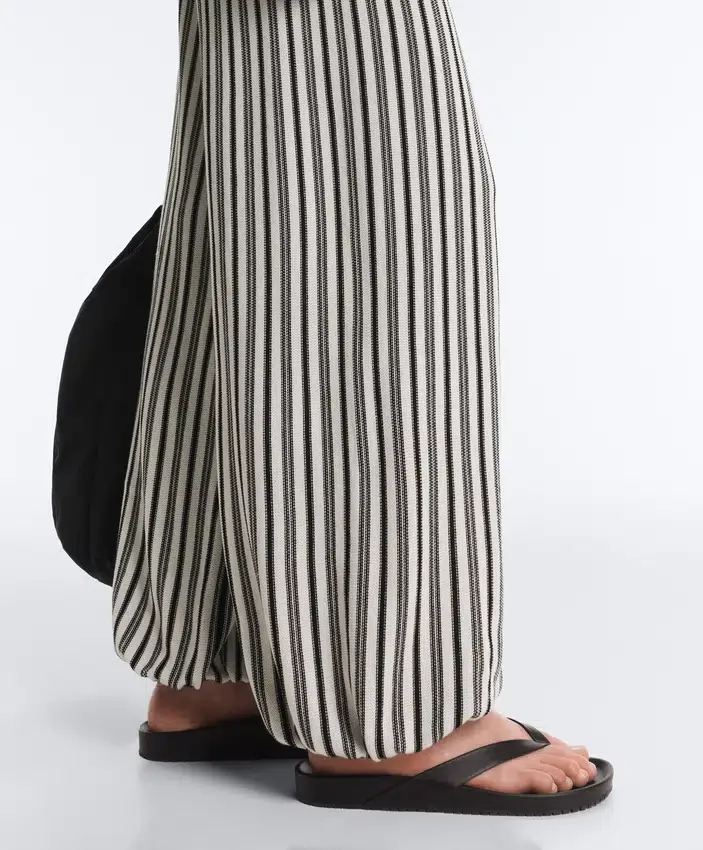 Pantalones bombachos de punto a rayas Pantalones bombachos de punto a rayas