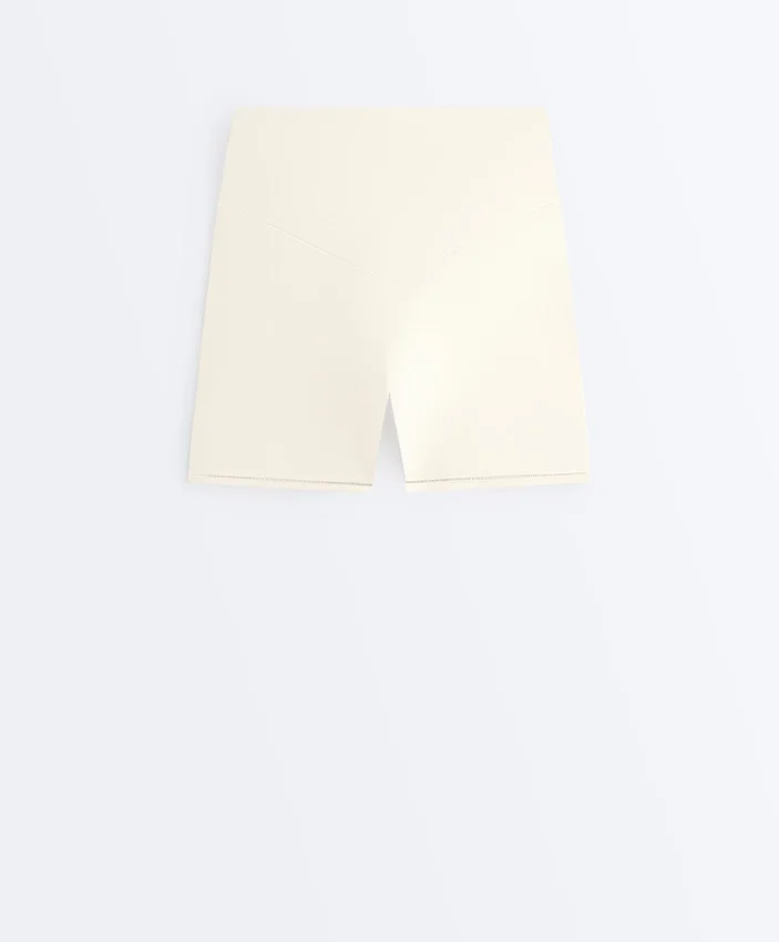 Pantalones cortos de 10 cm de Comfortlux con cintura alta y detalle calado Pantalones cortos de 10 cm de Comfortlux con cintura alta y detalle calado