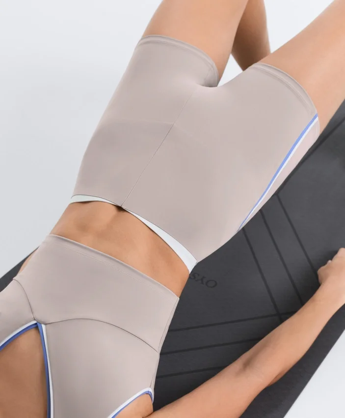 Pantalones cortos de cintura alta Compressive de 10 cm con contraste Pantalones cortos de cintura alta Compressive de 10 cm con contraste